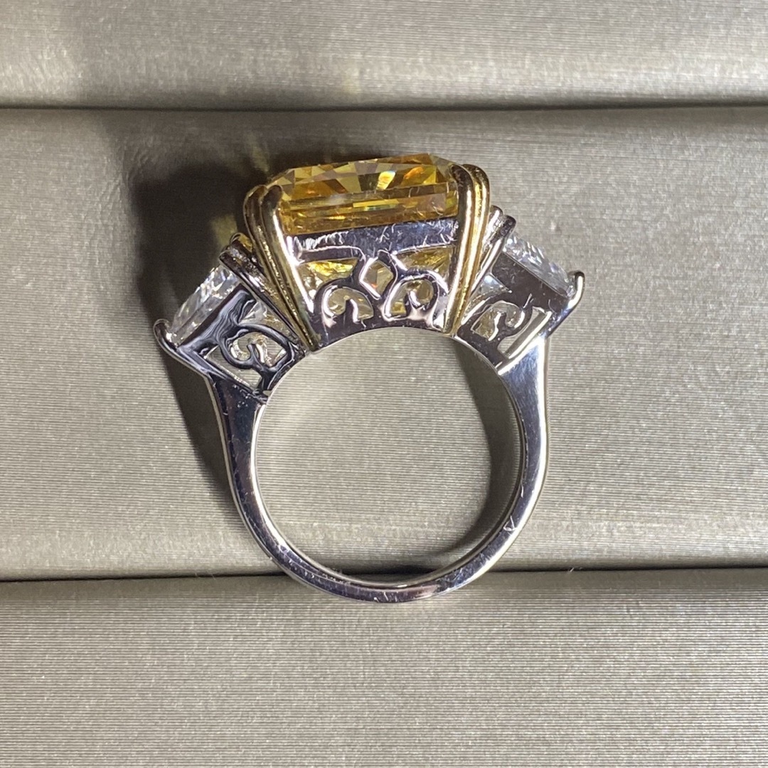 最高級人工ダイヤモンド　イエローダイヤモンド　リング sona    レディースのアクセサリー(リング(指輪))の商品写真