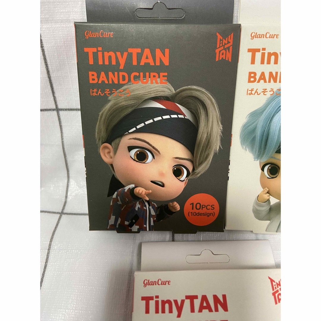 防弾少年団(BTS)(ボウダンショウネンダン)のTiny TAN inspired  BTS ばんそうこう　5点 エンタメ/ホビーのタレントグッズ(その他)の商品写真