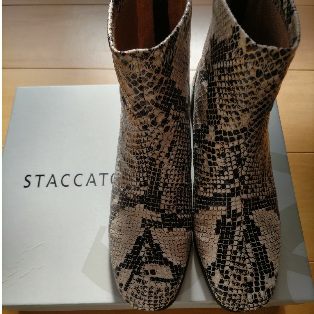 宜しくお願いしますSTACCATO ショートブーツ　22.5c