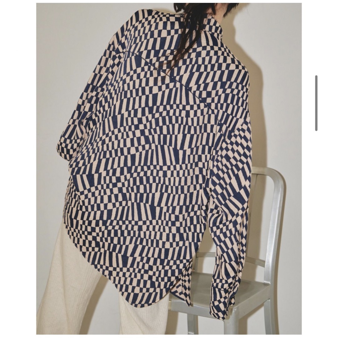 TODAYFUL(トゥデイフル)の完売　Geometric Over Shirts ネイビー レディースのトップス(シャツ/ブラウス(長袖/七分))の商品写真