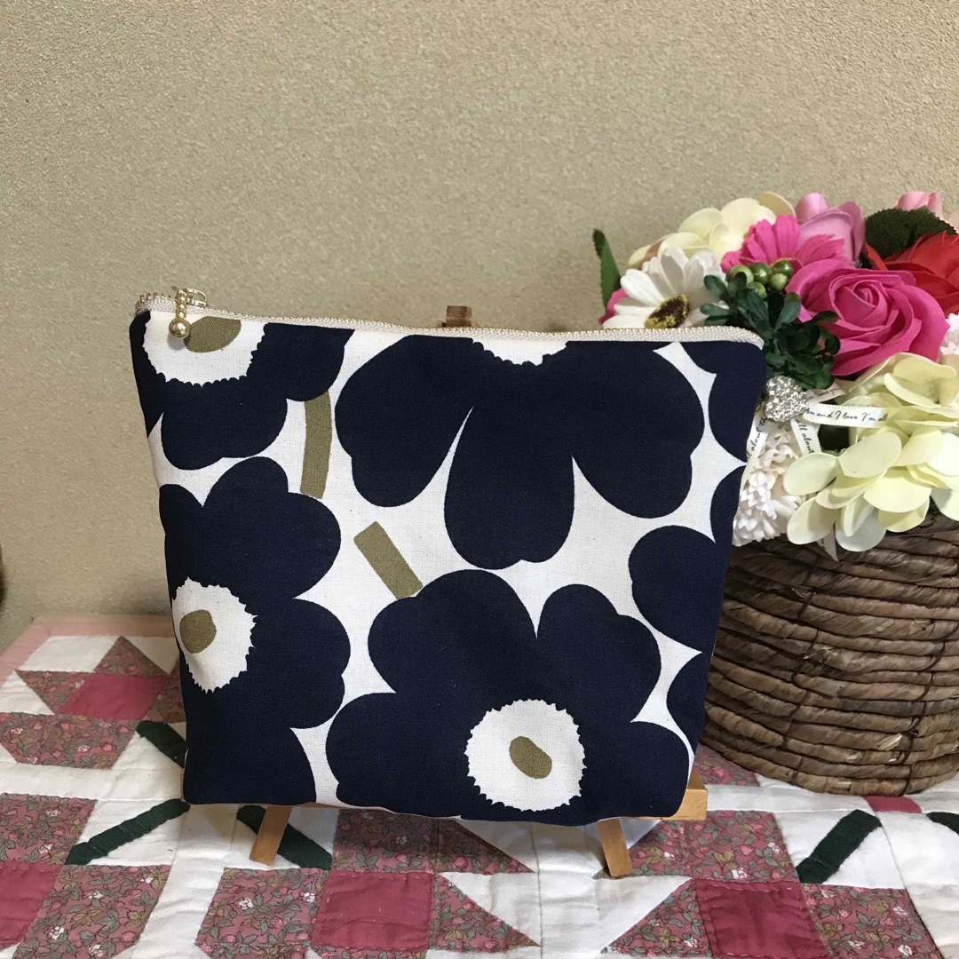 marimekko(マリメッコ)の【新色】マリメッコ  生地　ハンドメイド　マチ付き深型ポーチ ハンドメイドのファッション小物(ポーチ)の商品写真