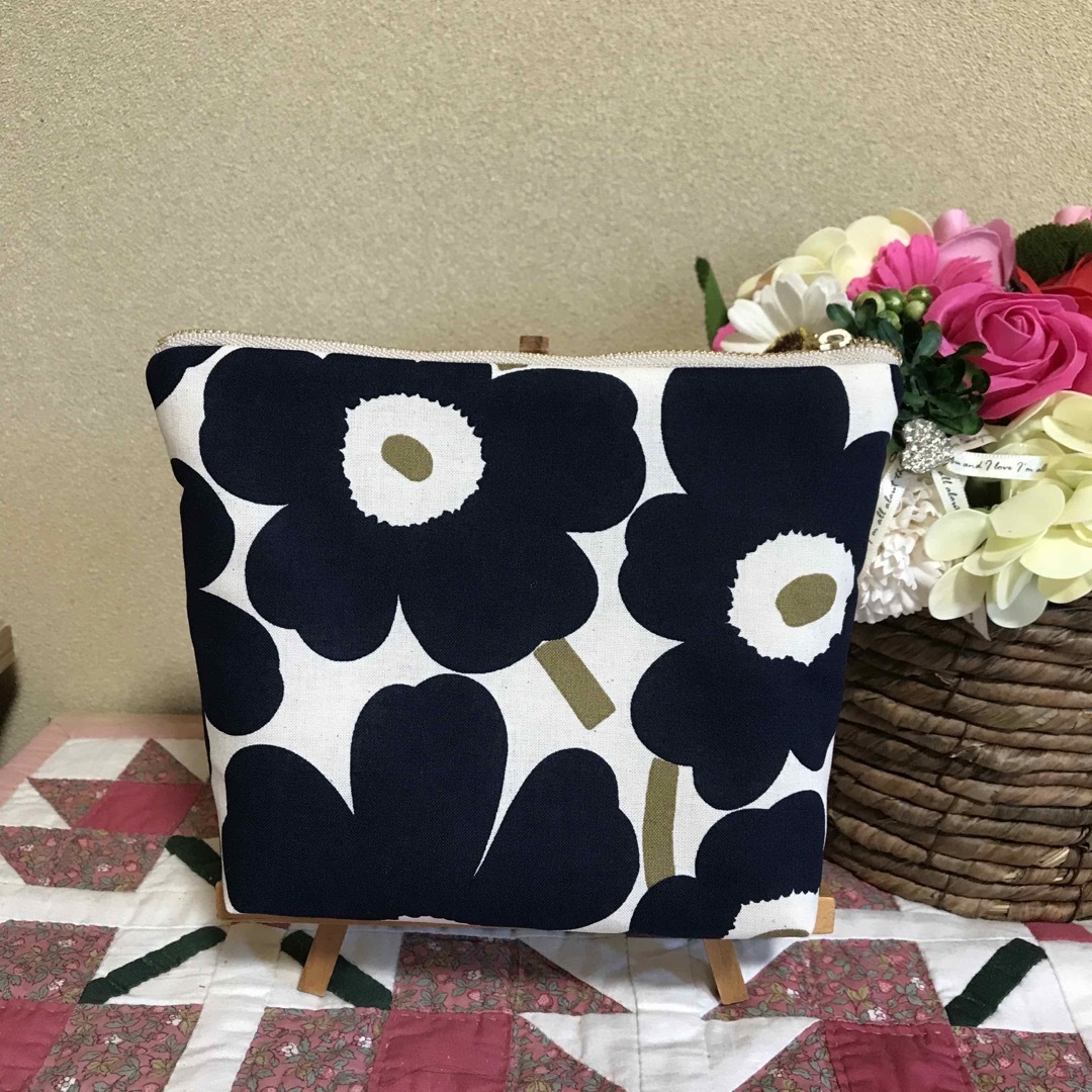 marimekko(マリメッコ)の【新色】マリメッコ  生地　ハンドメイド　マチ付き深型ポーチ ハンドメイドのファッション小物(ポーチ)の商品写真