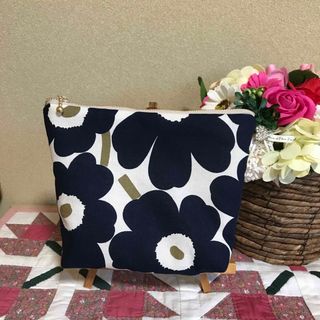 マリメッコ(marimekko)の【新色】マリメッコ  生地　ハンドメイド　マチ付き深型ポーチ(ポーチ)