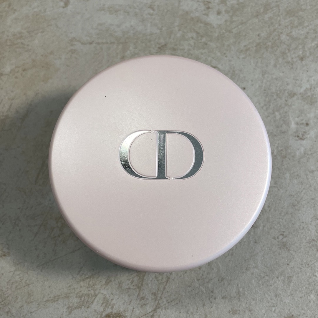 Christian Dior(クリスチャンディオール)の【らいらい様専用】ミスディオール　ブルーミングブーケ　ボディパウダー コスメ/美容のボディケア(ボディパウダー)の商品写真