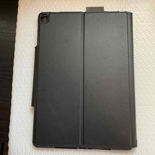 アイパッド(iPad)のApple iPad7 タブレットケース＆キーボード　ジャンク品(iPadケース)