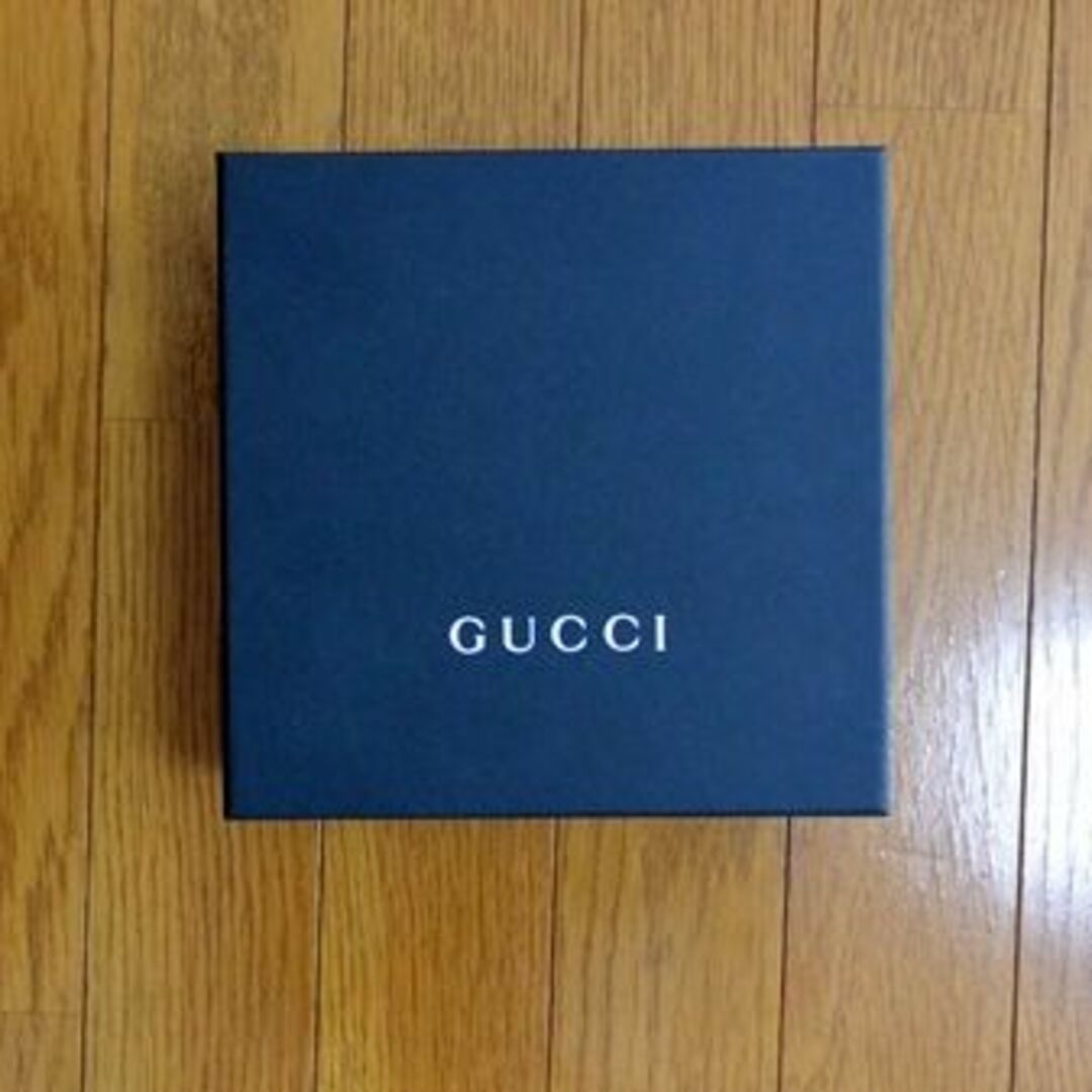 Gucci(グッチ)の新品 グッチ GG柄 マフラー タグ付き グレー 黒 リバーシブル メンズのファッション小物(マフラー)の商品写真