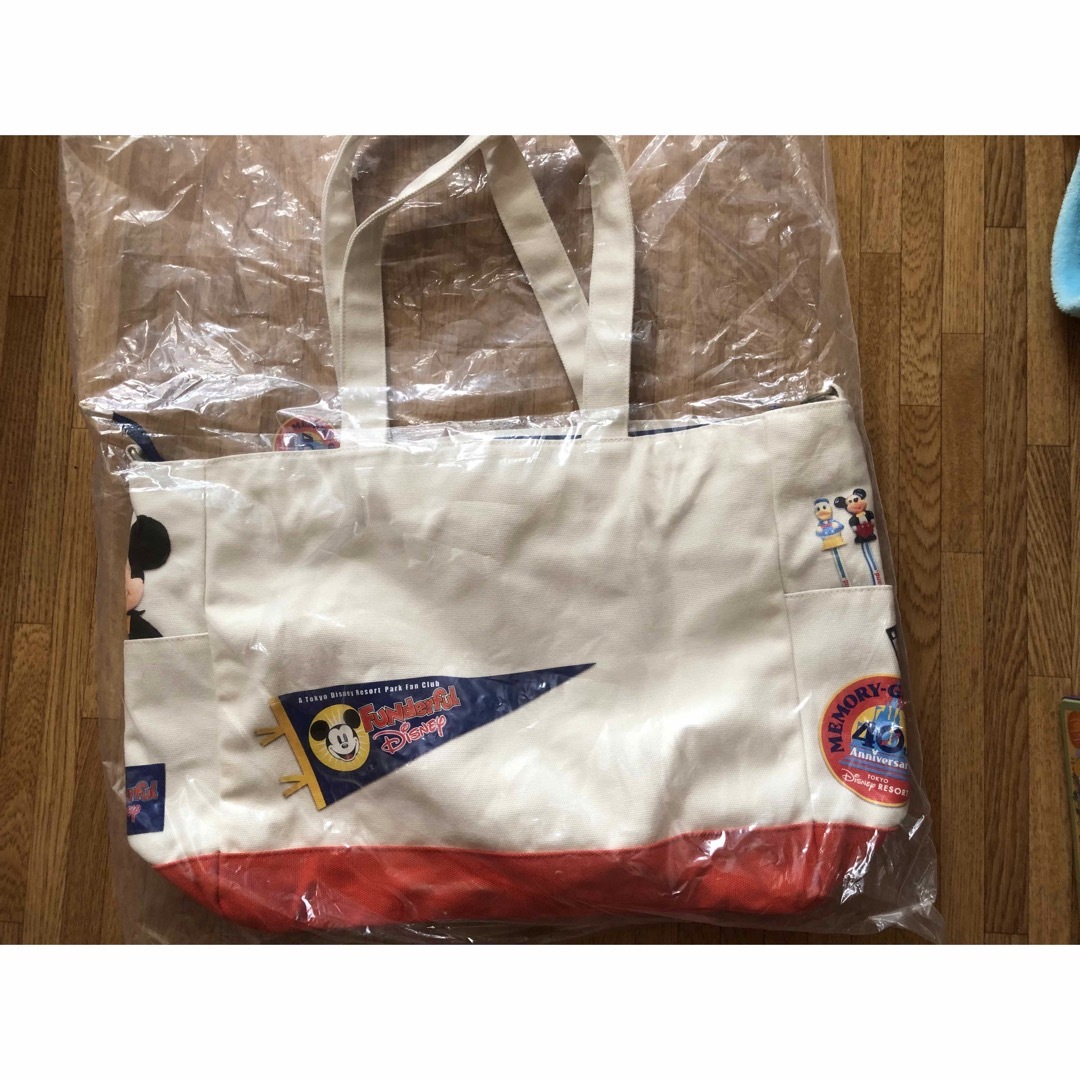 Disney(ディズニー)の40周年ディズニーワンダフルメンバー限定ショルダーバック レディースのバッグ(ショルダーバッグ)の商品写真