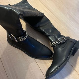 ザラ(ZARA)のZARA ザラ　ロングブーツ　ブラック(ブーツ)