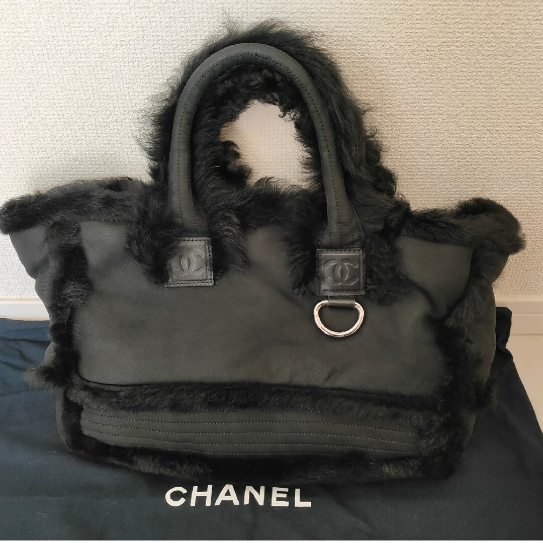 付属品はつきませんCHANEL ムートンバック レア