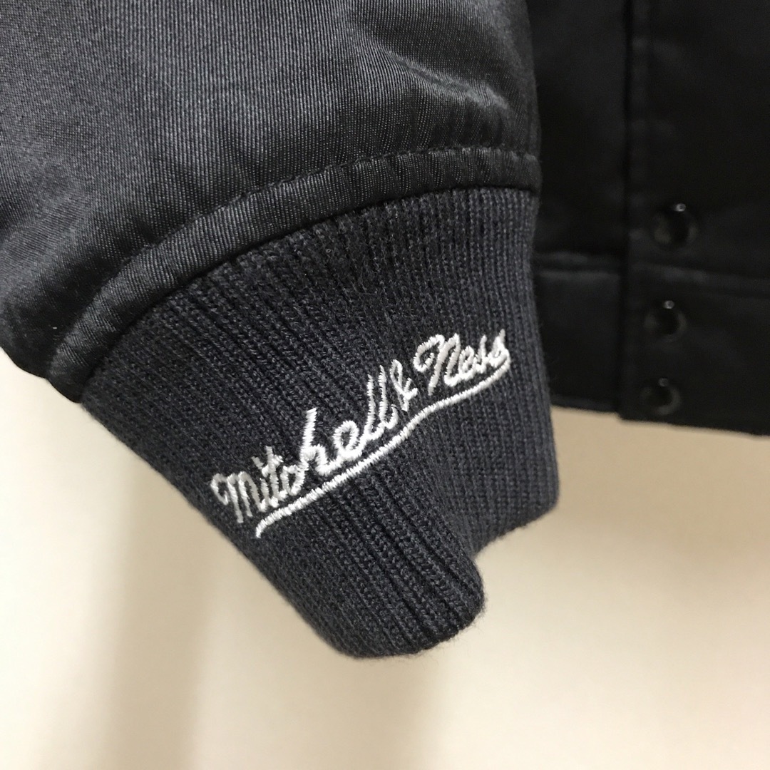 MITCHELL & NESS(ミッチェルアンドネス)の④ミッチェル&ネスmitchell&ness NFL RAIDERS スタジャン メンズのジャケット/アウター(スタジャン)の商品写真