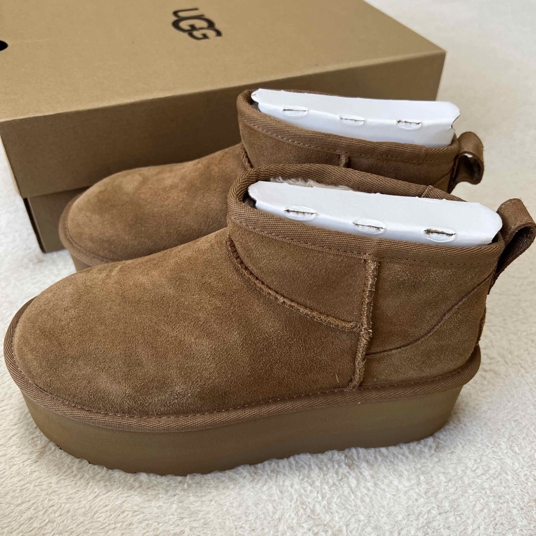 UGG - UGGクラシックウルトラミニプラットフォーム 22㎝の通販 by ラブ ...