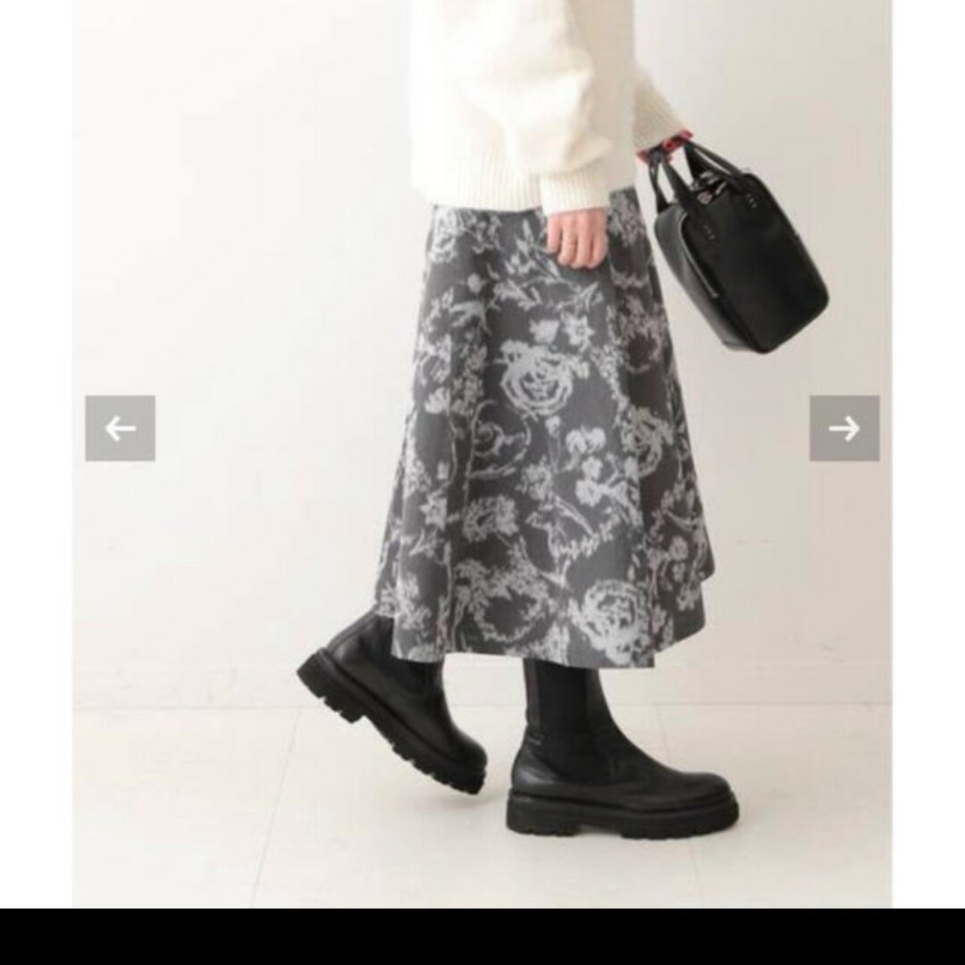 IENA(イエナ)のIENA 新品　グレー　カスレジャガードフレアスカート レディースのスカート(ロングスカート)の商品写真
