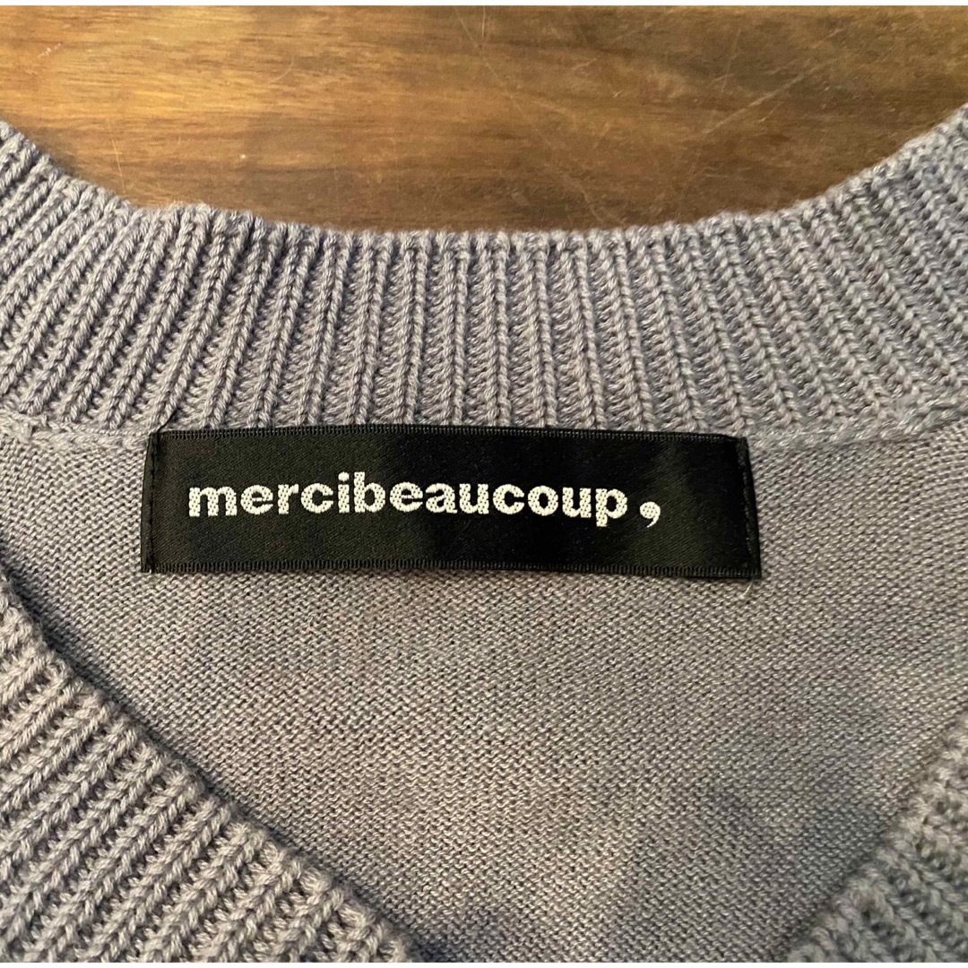 mercibeaucoup(メルシーボークー)の【専用】mercibeaucoup メルシーボークーニット カーディガン ファー レディースのトップス(カーディガン)の商品写真