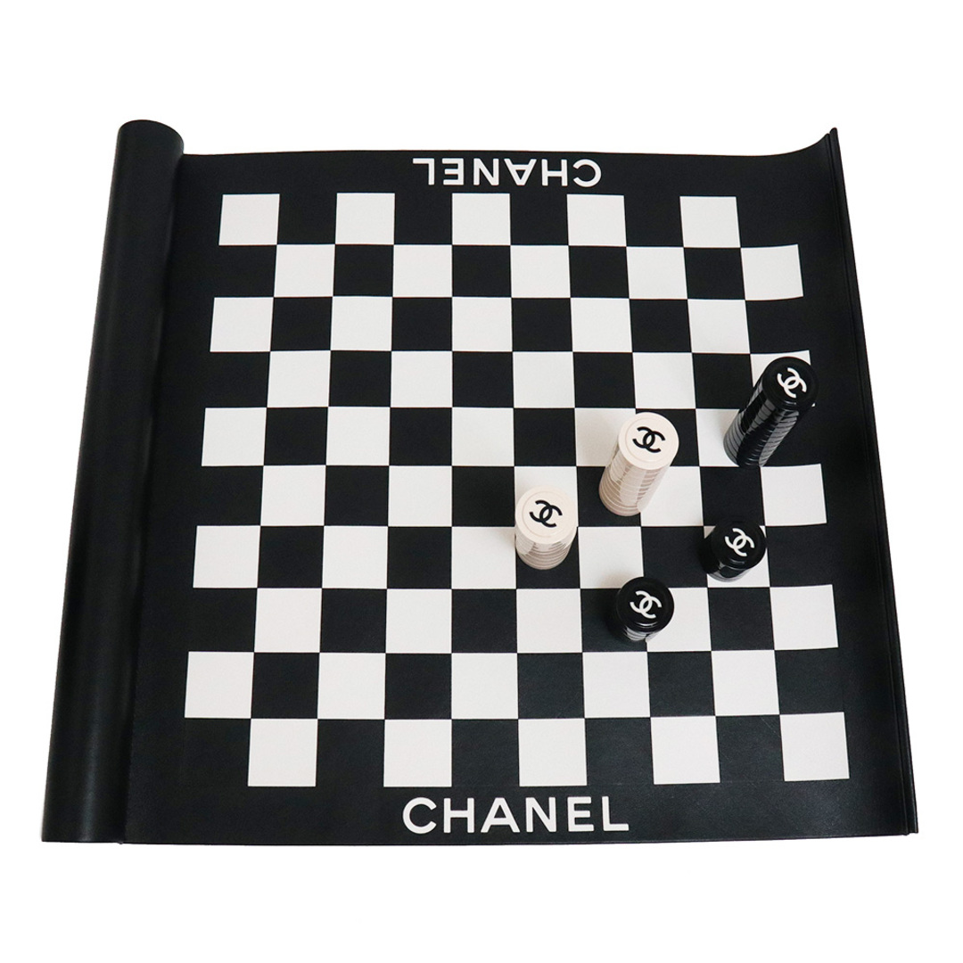 CHANEL(シャネル)のシャネル チェッカー ボード  ゲーム ココマーク ラムスキン レザー ブラック ホワイト 黒 白 シルバー金具 AA7749 箱付 CHANEL（未使用　展示品） レディースのファッション小物(その他)の商品写真