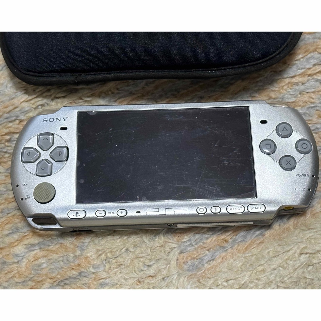 SONY(ソニー)のPSP 本体のみ(バッテリー無、メモリースティック無) エンタメ/ホビーのゲームソフト/ゲーム機本体(携帯用ゲーム機本体)の商品写真