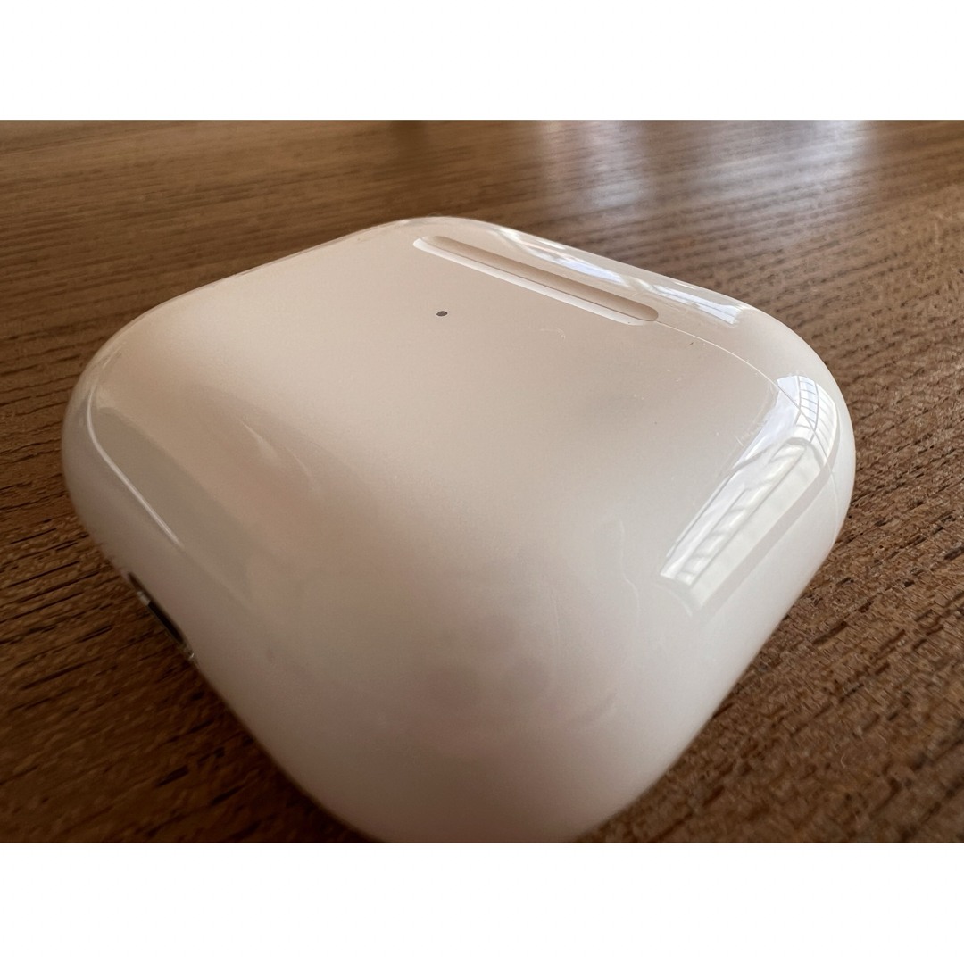 Apple(アップル)のアップル AirPods 第3世代 MME73J/A スマホ/家電/カメラのオーディオ機器(ヘッドフォン/イヤフォン)の商品写真