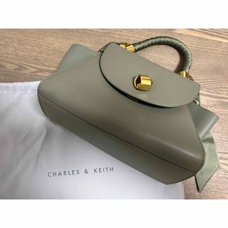 チャールズアンドキース(Charles and Keith)のカバン(ハンドバッグ)