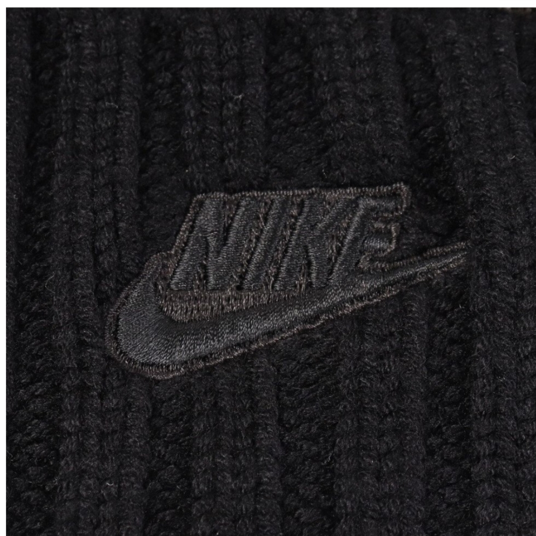 NIKE(ナイキ)のNIKE ナイキ POM フォーチュラビーニー　Black アニマル柄 ニット帽 レディースの帽子(ニット帽/ビーニー)の商品写真
