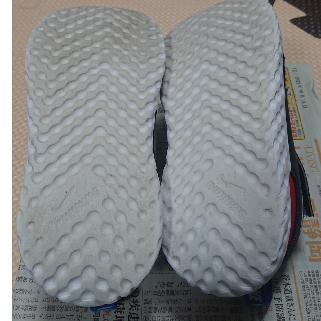 NIKE(ナイキ)のナイキ キッズ/ベビー/マタニティのキッズ靴/シューズ(15cm~)(スニーカー)の商品写真