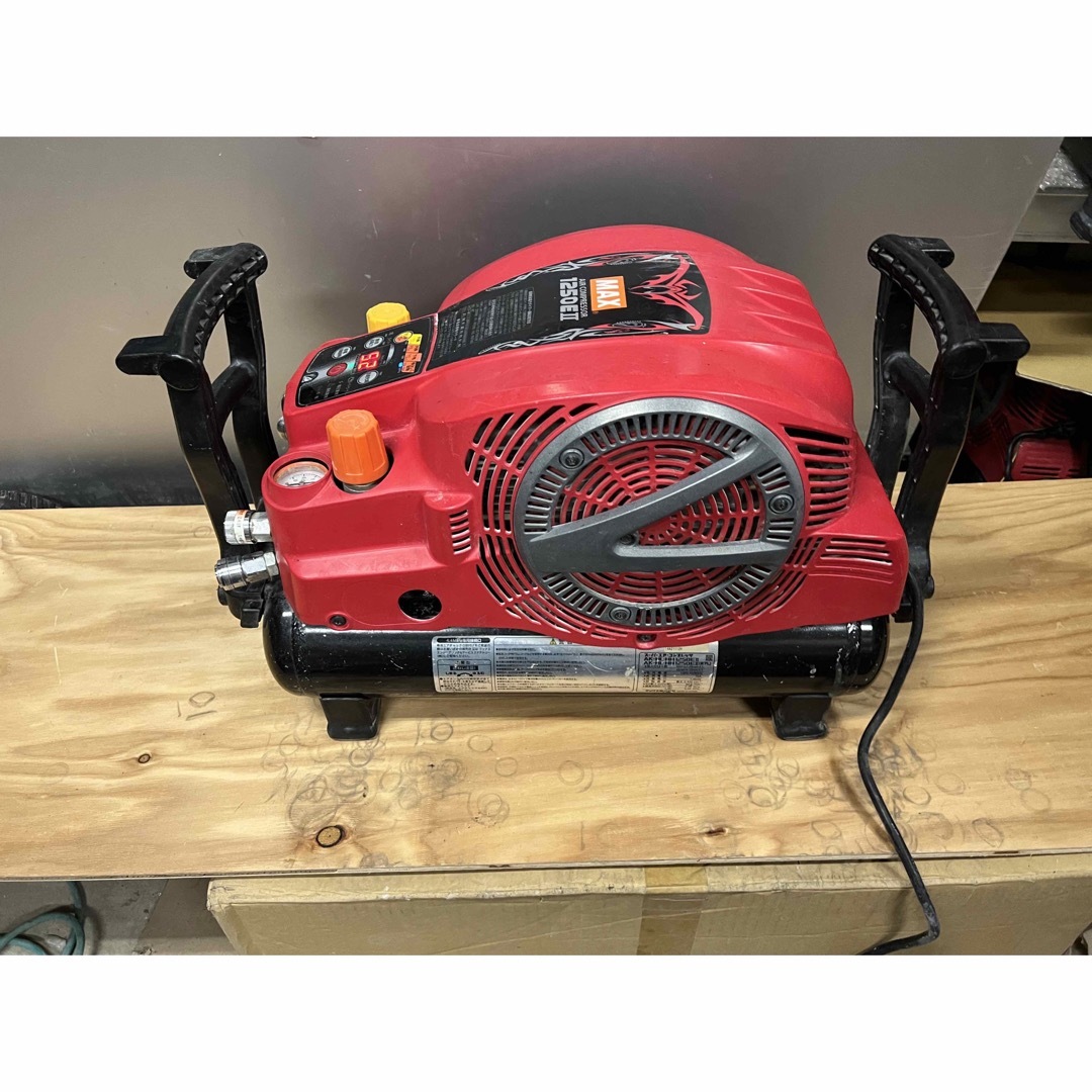 良品 低騒音MAXマックス☆高圧常圧AK-HL1250E2エアコンプレッサー 良品 低騒音MAXマックス☆高圧常圧AK-HL1250E2エアコンプレッサー