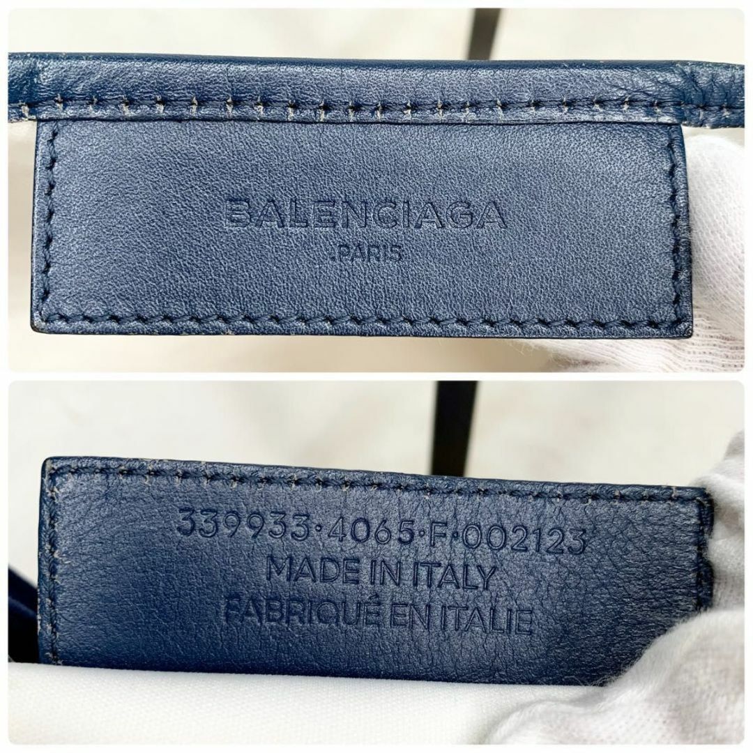 Balenciaga(バレンシアガ)のBALENCIAGA バレンシアガ ネイビーカバス 339933 S レディースのバッグ(ハンドバッグ)の商品写真