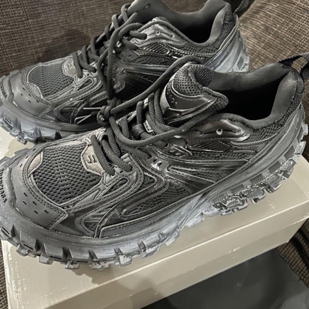 Balenciaga - BALENCIAGAバレンシアガ ディフェンダー ウォーンアウト