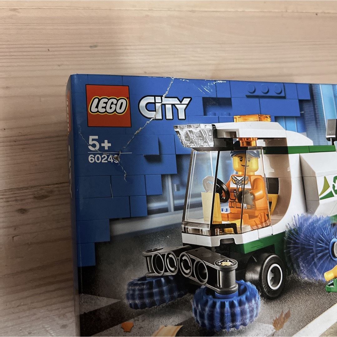 Lego(レゴ)の新品訳あり　レゴ(LEGO) シティ 道路清掃車 60249 廃盤 キッズ/ベビー/マタニティのおもちゃ(積み木/ブロック)の商品写真