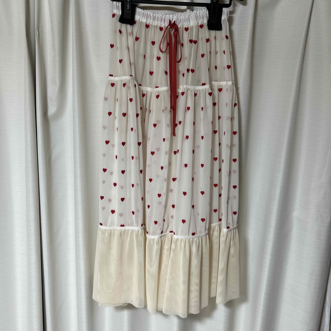 Drowse  and yetハート刺繍とチュールのティアードスカート新品未使用 レディースのスカート(ロングスカート)の商品写真