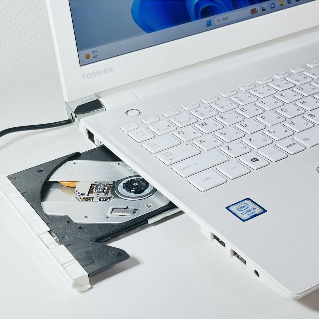 Windows11ノートパソコン美品白core i5第6世代