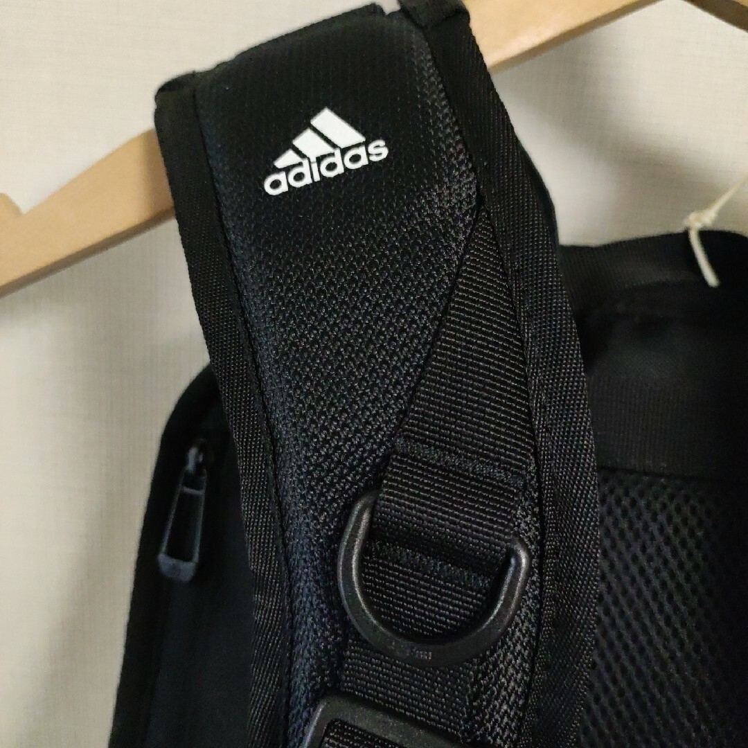 adidas(アディダス)のサイモン＆ガーファンクルさま専用　adidas40L大容量バックパック メンズのバッグ(バッグパック/リュック)の商品写真