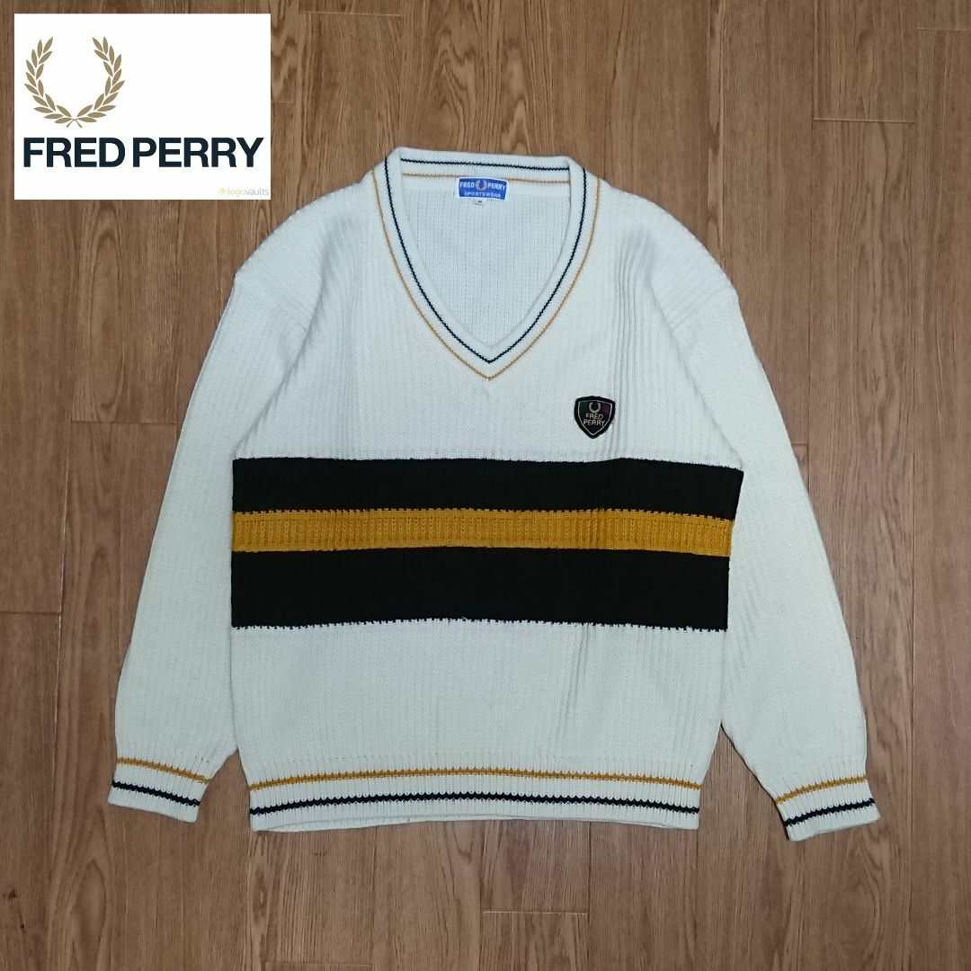 FRED PERRY　フレッドペリー　ニット　セーター　Vネック