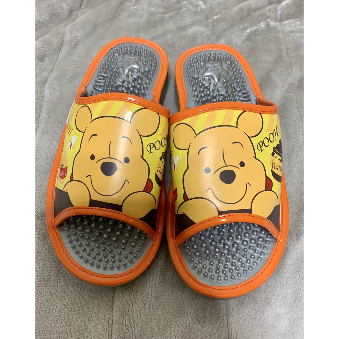 Disney(ディズニー)のハム様専用　新品　くまのプーさん　ディズニー　サンダル　 健康サンダル 　M レディースの靴/シューズ(その他)の商品写真