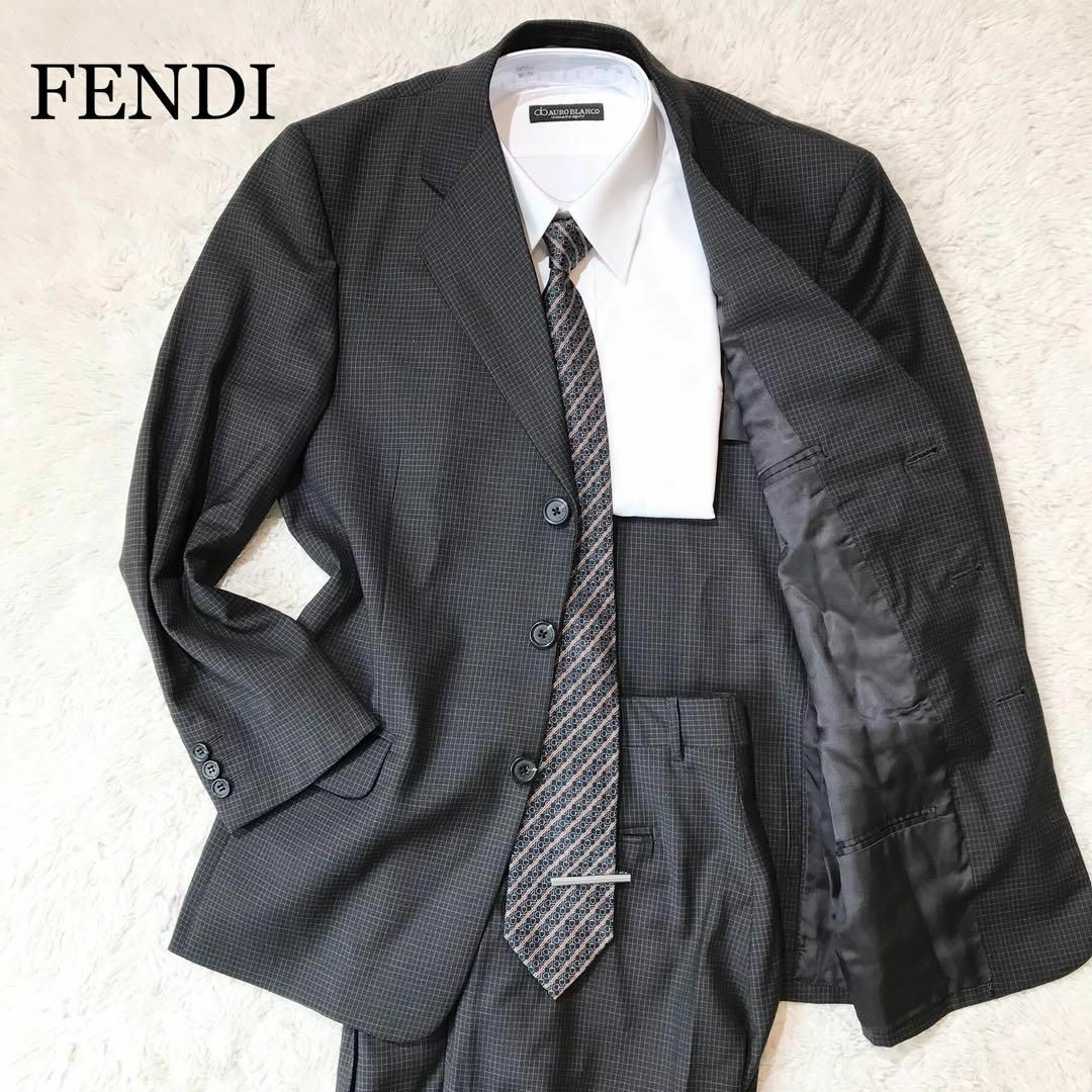 FENDI スーツ（ワンピース　ベルト付）よろしくお願いします