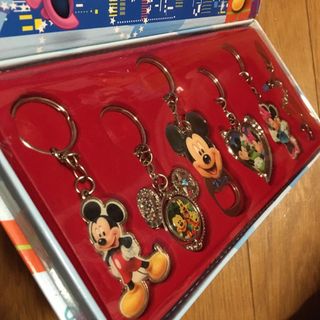 ディズニー(Disney)の新品　香港　ディズニー　スーベニア　お土産　キーホルダー　レア　希少(キャラクターグッズ)