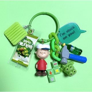 ピーナッツ(PEANUTS)のじゃらじゃらキーホルダー🐊それで叩くの？🔨(キーホルダー/ストラップ)