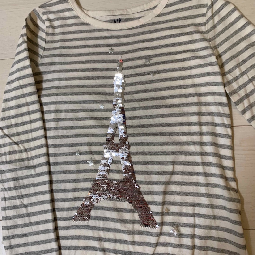 GAP(ギャップ)のGAP KIDS★スパンコール ボーダー長袖カットソー 130 キッズ/ベビー/マタニティのキッズ服女の子用(90cm~)(Tシャツ/カットソー)の商品写真