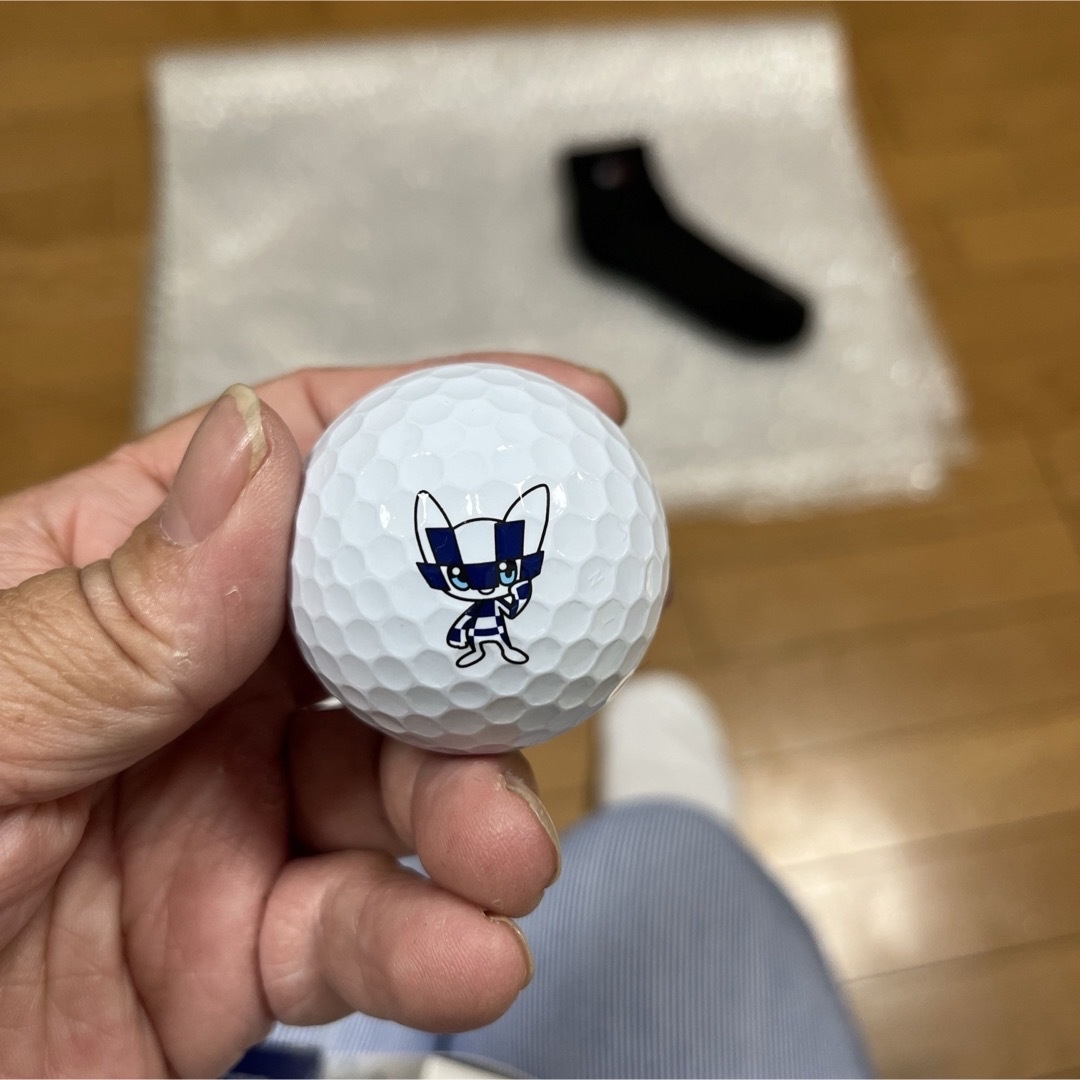 専用　TOURBJGR&TOMMYHILFIGERゴルフボール＋ソックス未使用 スポーツ/アウトドアのゴルフ(その他)の商品写真