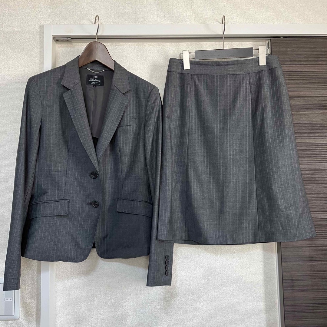 23区(ニジュウサンク)の23区　BAHARIYE  ピンストライプスーツ レディースのフォーマル/ドレス(スーツ)の商品写真