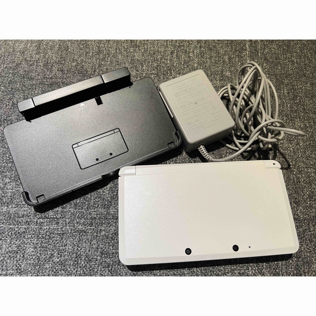 Nintendo 3DS エンタメ/ホビーのゲームソフト/ゲーム機本体(携帯用ゲーム機本体)の商品写真