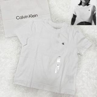 カルバンクライン(Calvin Klein)の《大人気》 未使用　カルバンクライン　Tシャツ　グク　白　ロゴ　刺繍　半袖　M(Tシャツ(半袖/袖なし))