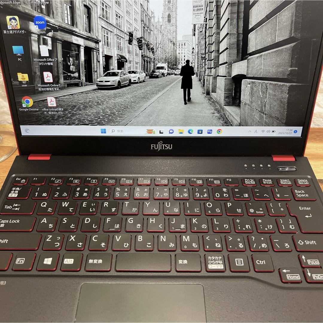 【美品】赤 LIFEBOOK UH75/B3☘i5第8世代☘爆速SSD256GB