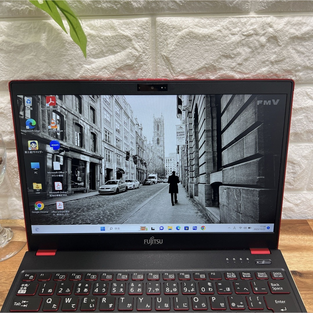 【美品】赤 LIFEBOOK UH75/B3☘i5第8世代☘爆速SSD256GB