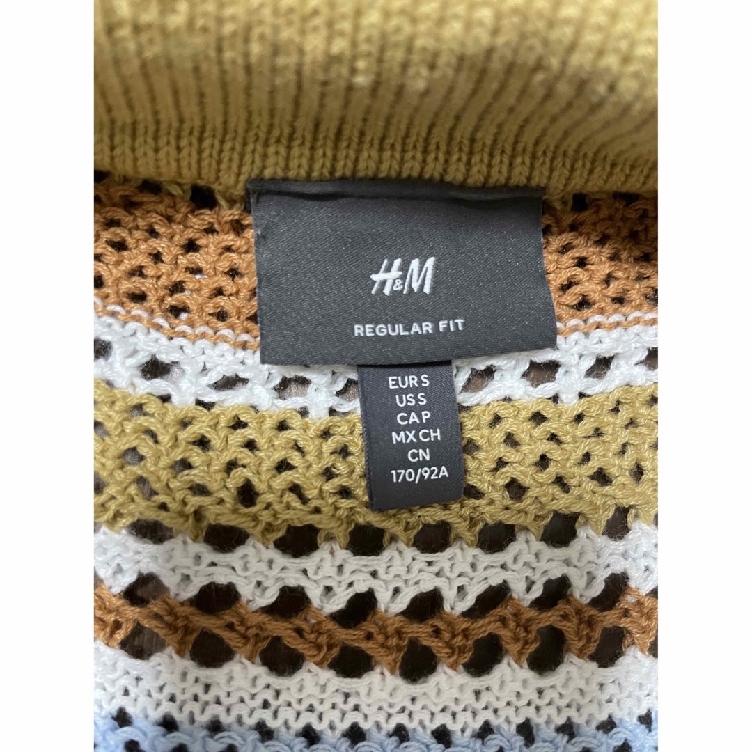 H&M ニットレギュラーフィット クロッシェライクリゾートシャツ　モーガン メンズのトップス(ニット/セーター)の商品写真