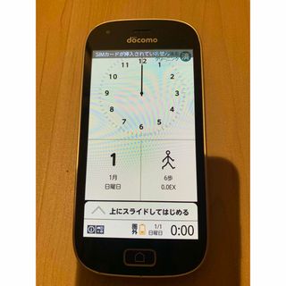 エヌティティドコモ(NTTdocomo)のらくらくホン　f-03k ゴールド(スマートフォン本体)