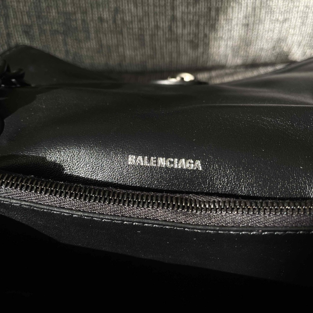 Balenciaga(バレンシアガ)のBALENCIAGA バレンシアガ CRUSH スモール S チェーンバッグ メンズのバッグ(ショルダーバッグ)の商品写真