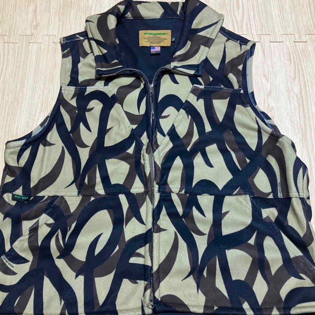 DAYONE CAMOUFLAGE FLEECE VEST  アメリカ製 メンズのトップス(ベスト)の商品写真