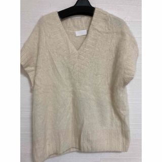 ドゥロワー(Drawer)のkonkon vest オフホワイト(ニット/セーター)