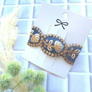 ブルーのインド刺繍リボンのぱっちんピン(ヘアアクセサリー)