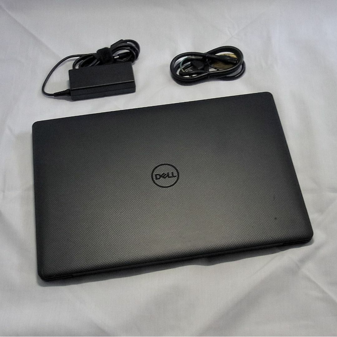 DELL ノートパソコン／Windows11／第８世代／32GB／SSD＋HDD