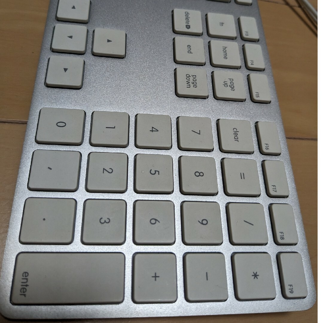 Apple Keyboard テンキー付き 送料無料 アップル スマホ/家電/カメラのPC/タブレット(PC周辺機器)の商品写真